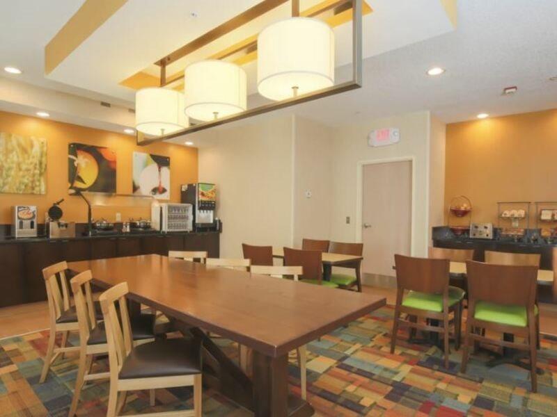 Baymont By Wyndham Tulsa Hotel Exterior photo