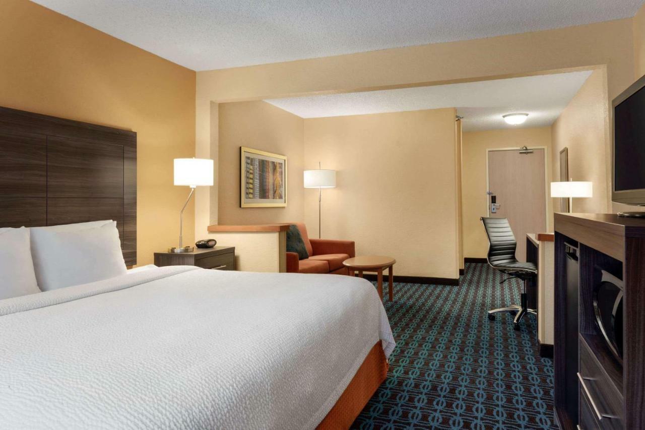 Baymont By Wyndham Tulsa Hotel Exterior photo